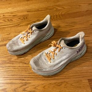 Hoka Clifton 8